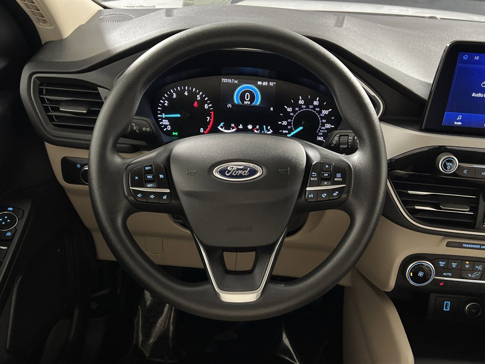 Used 2020 Ford Escape SE image 16