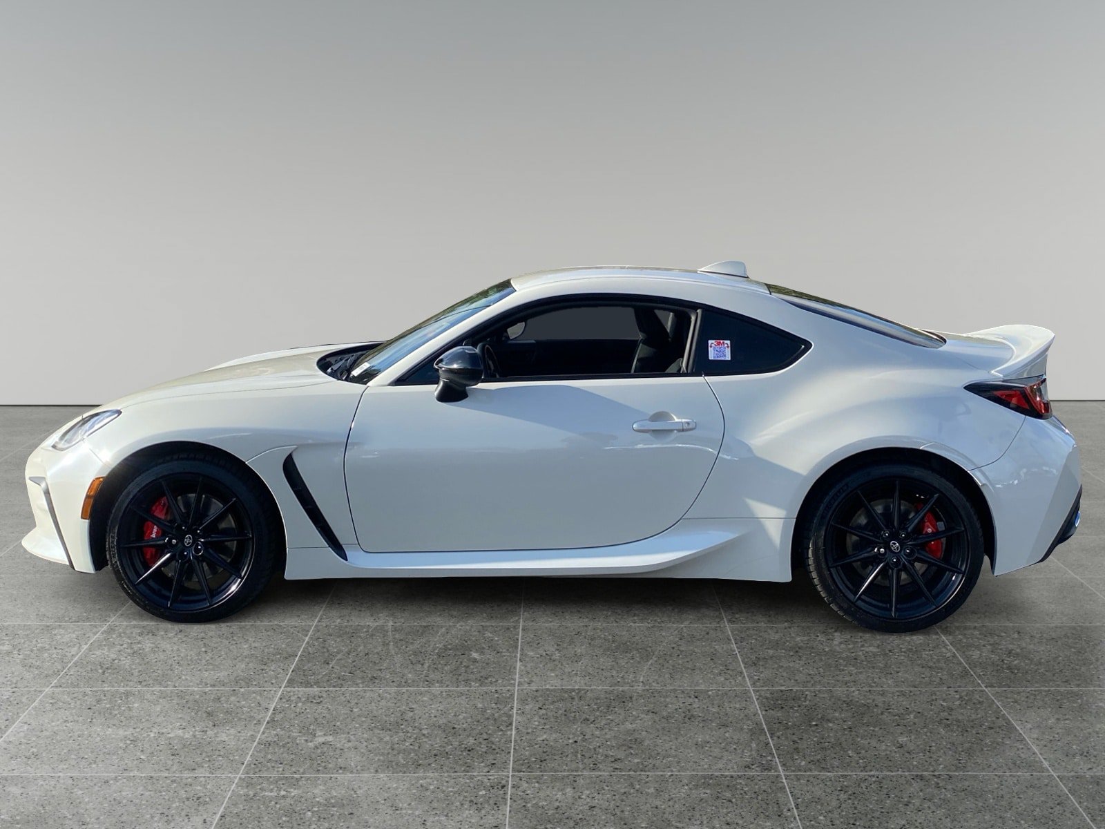Used 2025 Toyota GR86 Premium w/ Performance Package RWD image 2