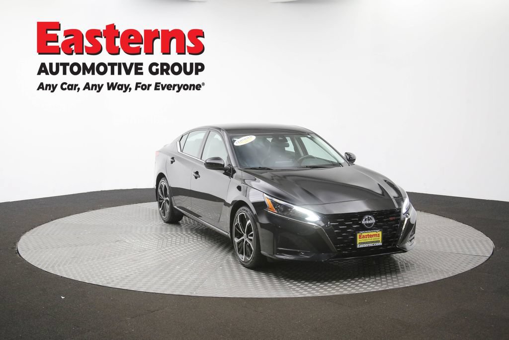 Used 2025 Nissan Altima 2.5 SR FWD image 46