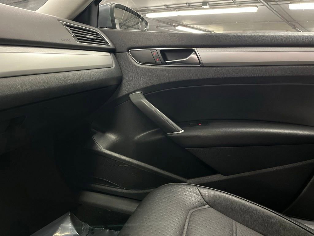 Used 2019 Volkswagen Passat 2.0T Wolfsburg FWD image 29