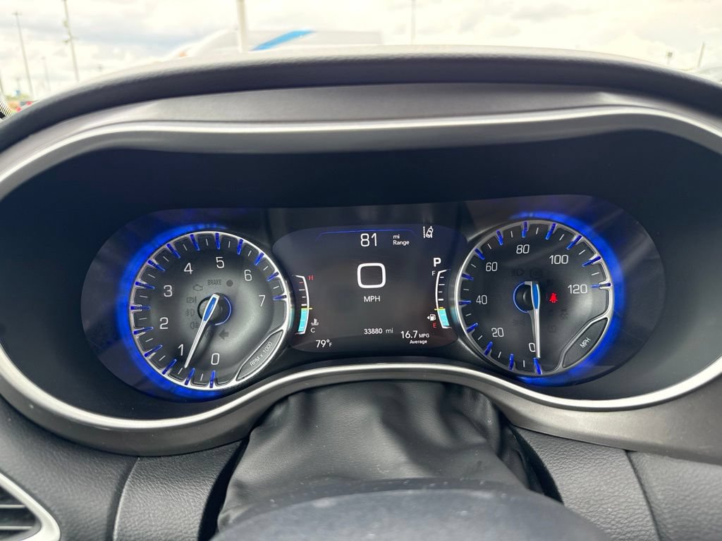 Used 2025 Chrysler Pacifica Select FWD image 18