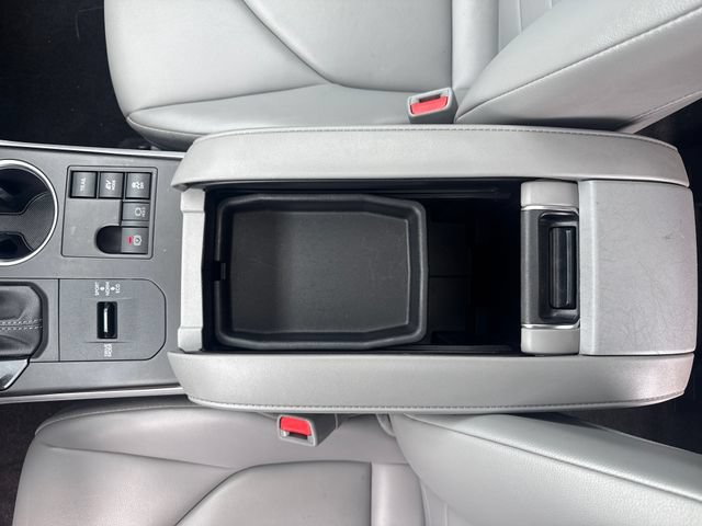 Used 2023 Toyota Highlander XLE AWD/4WD image 26