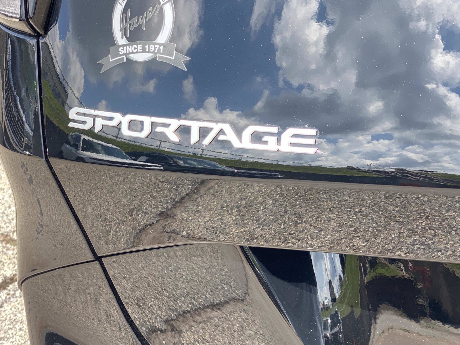 Used 2025 Kia Sportage SX FWD image 5