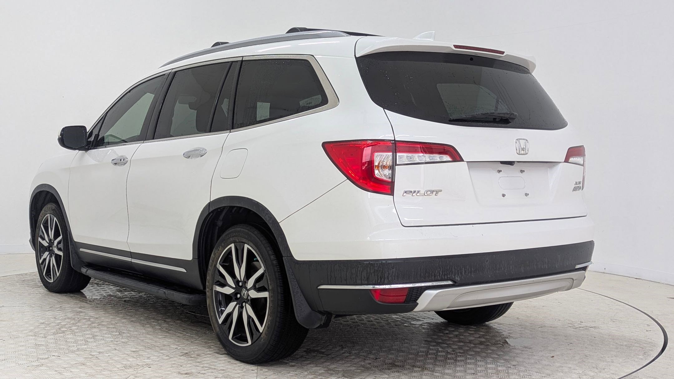Used 2020 Honda Pilot Elite image 3