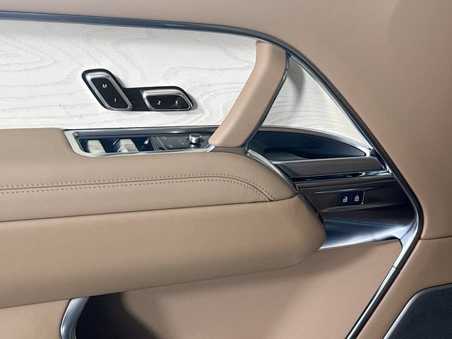 New 2026 Land Rover Range Rover SV AWD/4WD image 20