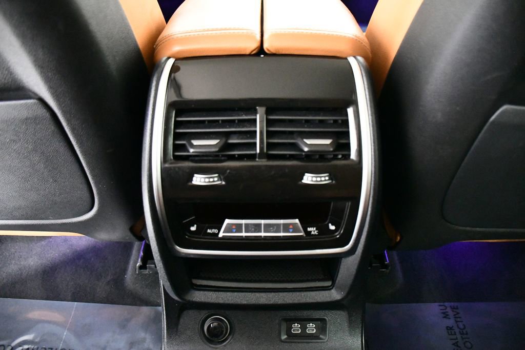 Used 2022 BMW X7 xDrive40i w/ Premium Package image 20