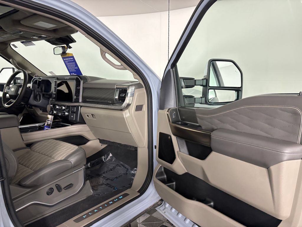 Certified 2026 Ford F250 Platinum w/ Platinum Plus Package AWD/4WD image 37