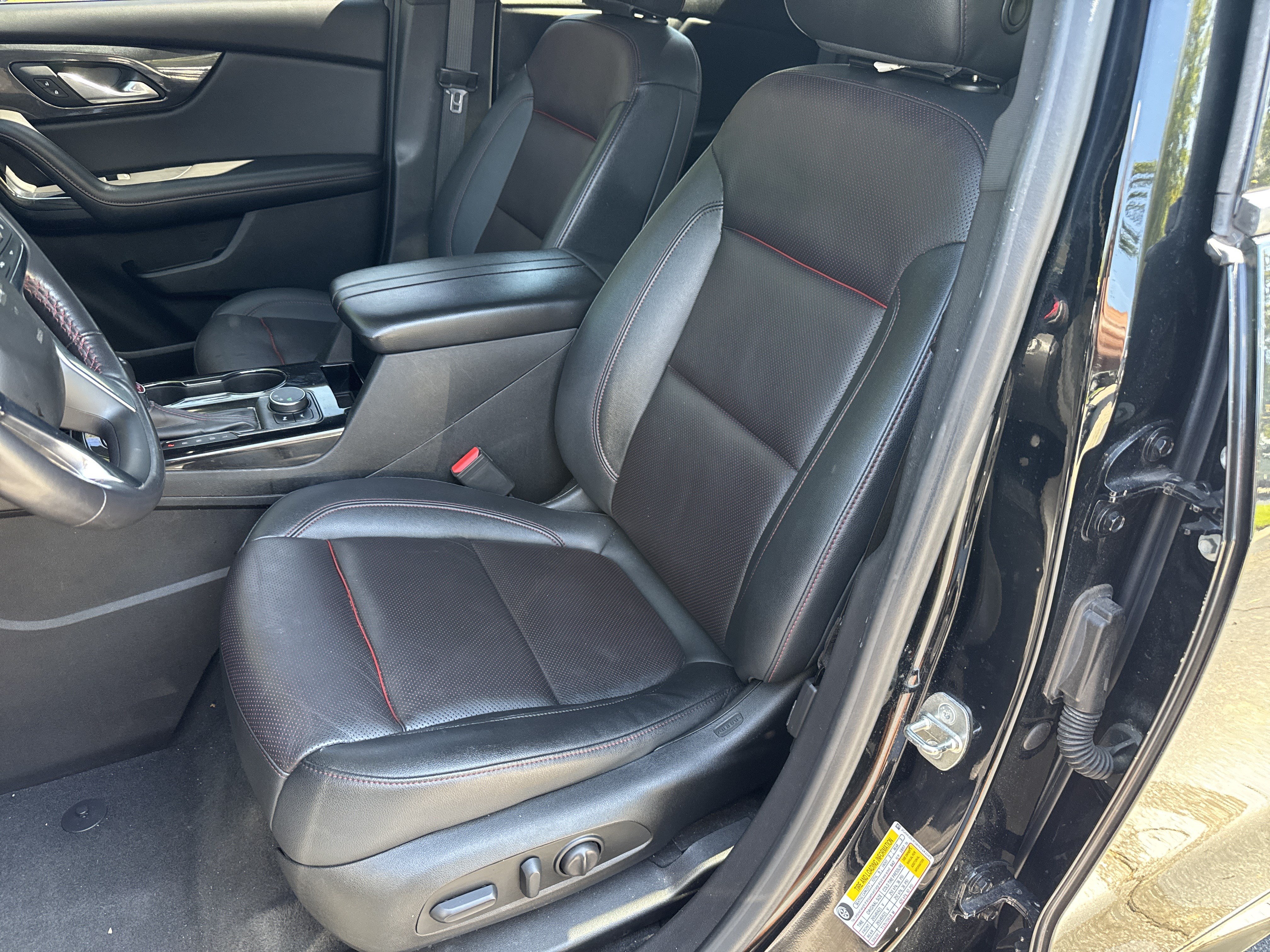Used 2022 Chevrolet Blazer RS w/ Enhanced Convenience Package FWD image 9