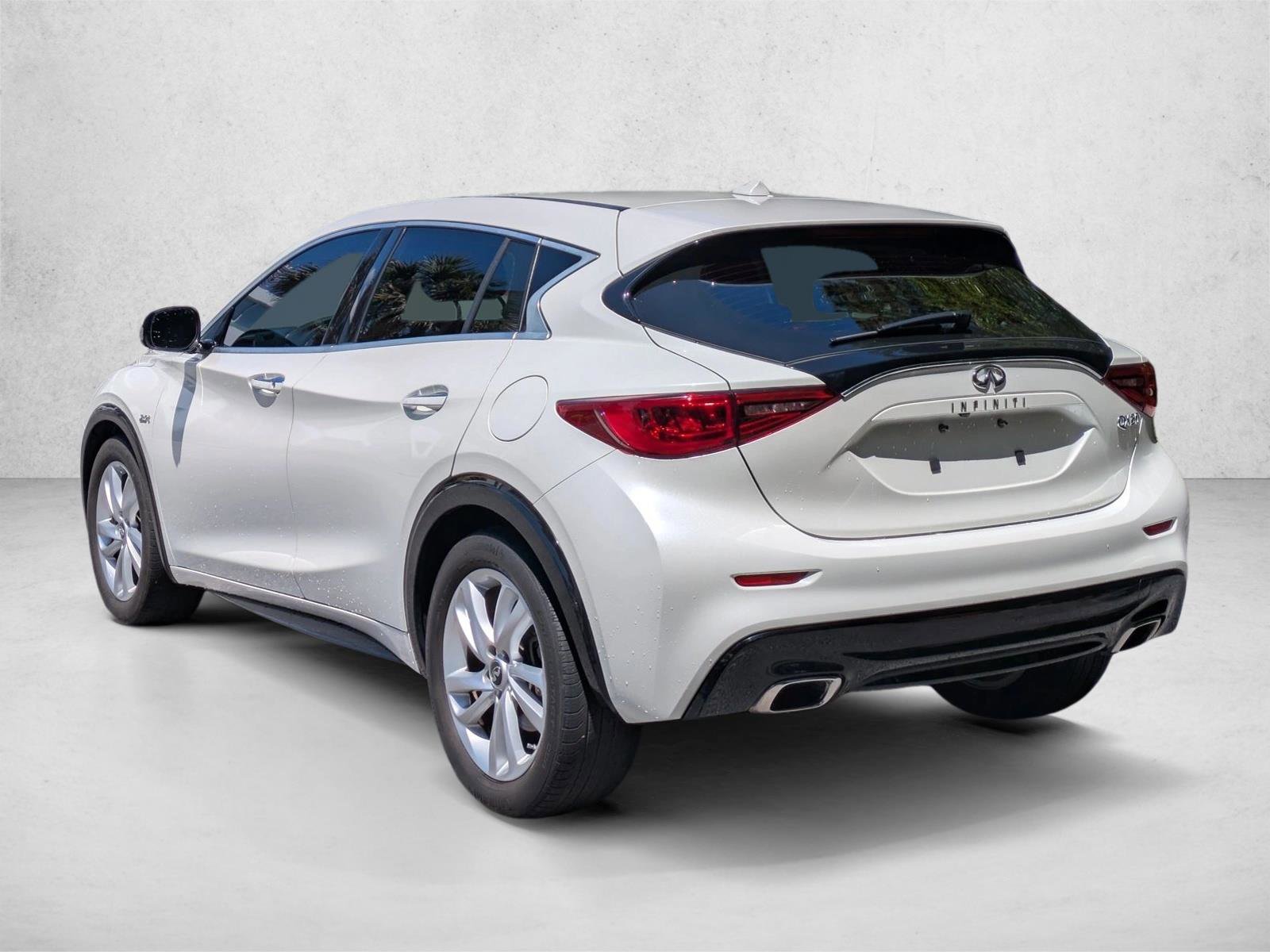 Used 2018 INFINITI QX30 FWD image 8