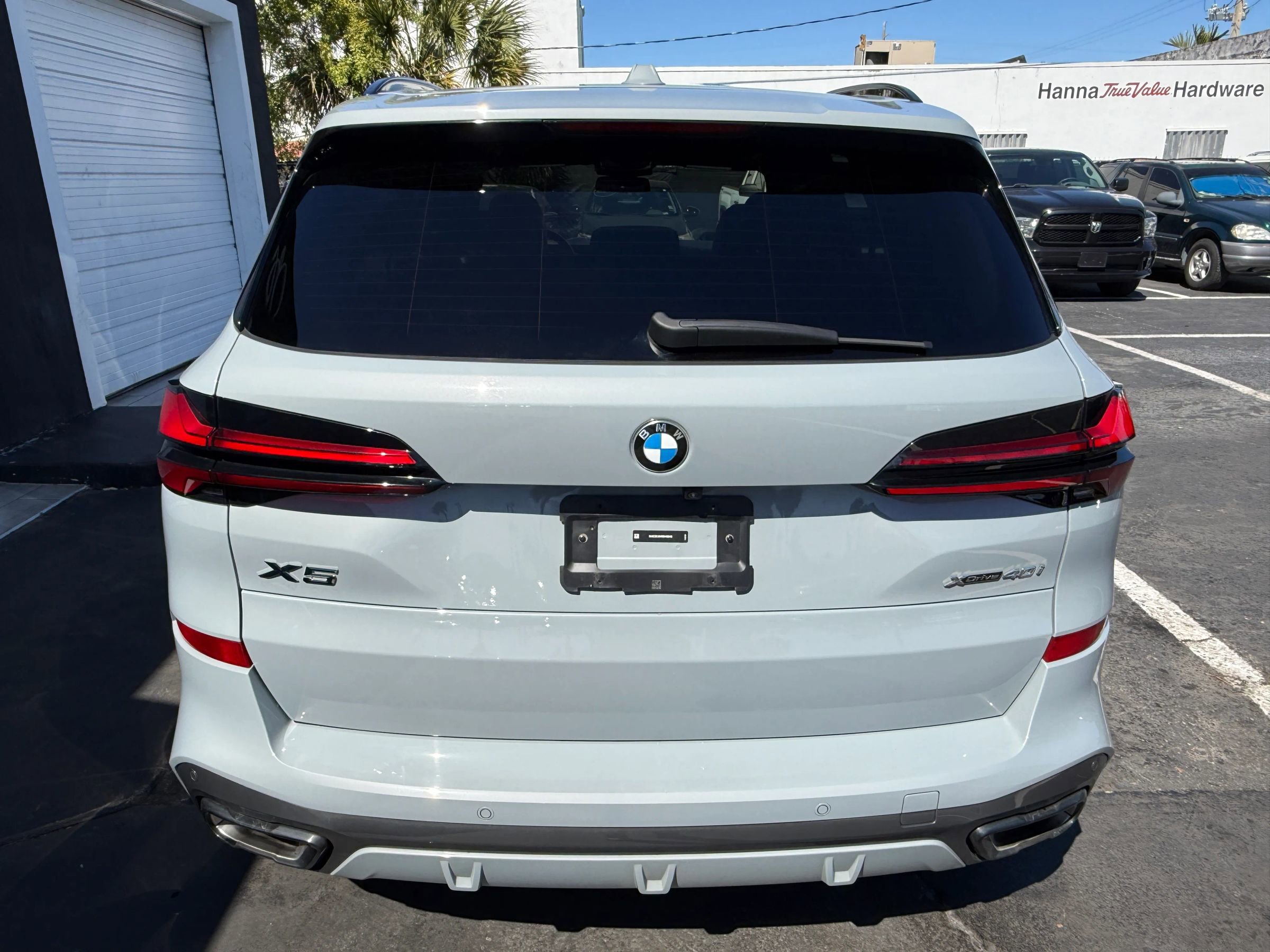 Used 2024 BMW X5 xDrive40i w/ M Sport Package image 9