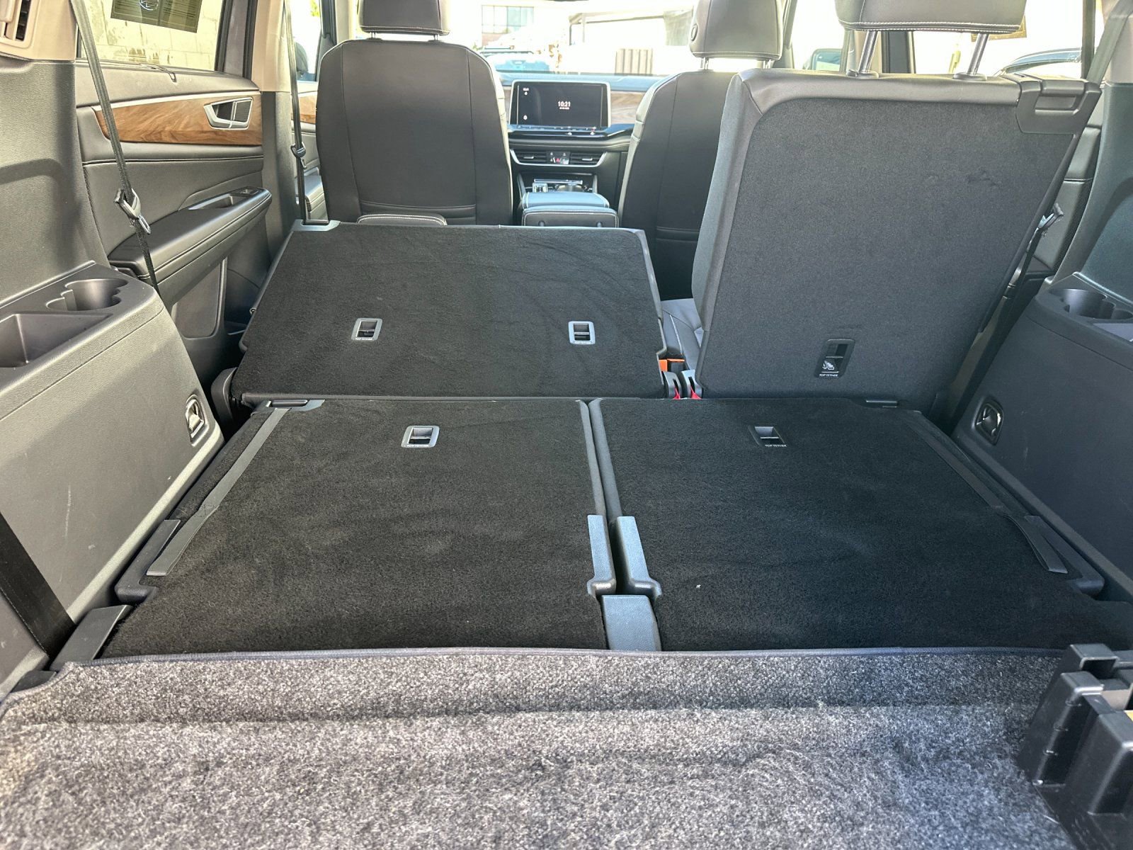 Used 2024 Volkswagen Atlas SE image 16