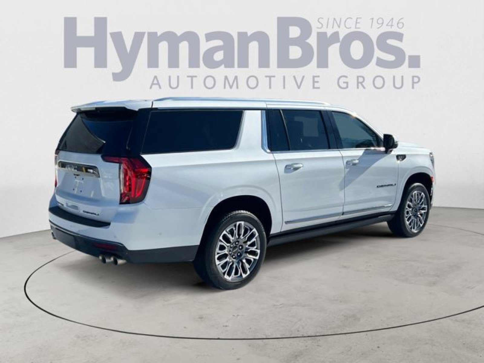 Used 2024 GMC Yukon XL Denali Ultimate image 3