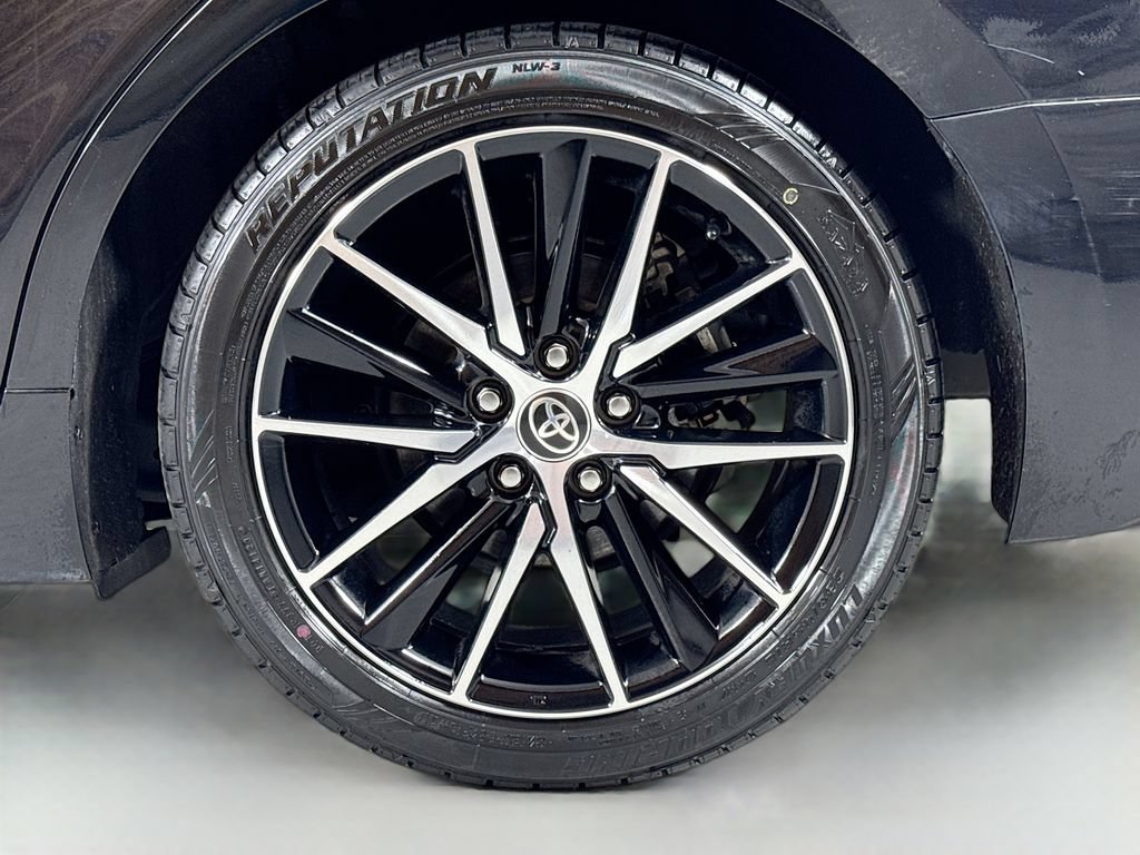 Used 2023 Toyota Camry SE AWD/4WD image 9