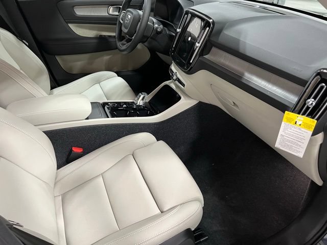 New 2026 Volvo XC40 B5 Ultra w/ Protection Package Premier AWD/4WD image 13