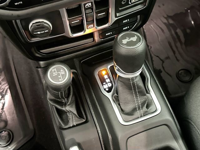 Used 2025 Jeep Wrangler Unlimited Sahara image 15