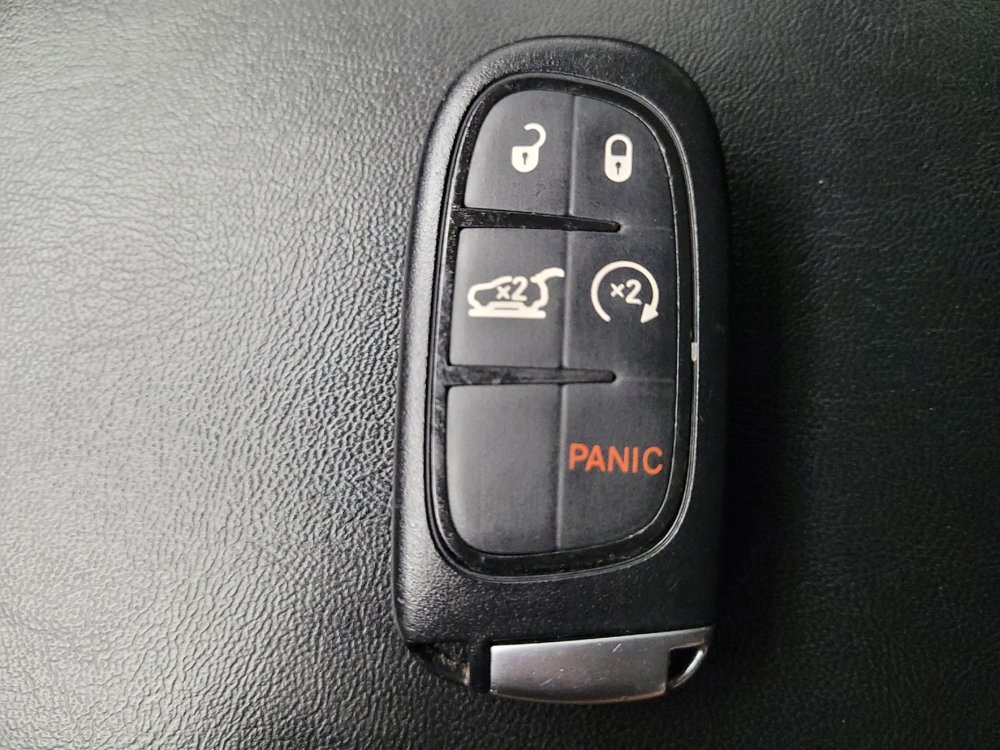 Used 2023 Jeep Cherokee Altitude Lux image 32