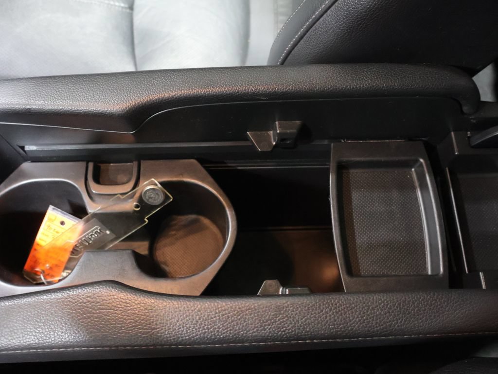 Used 2018 Honda Civic Touring image 29