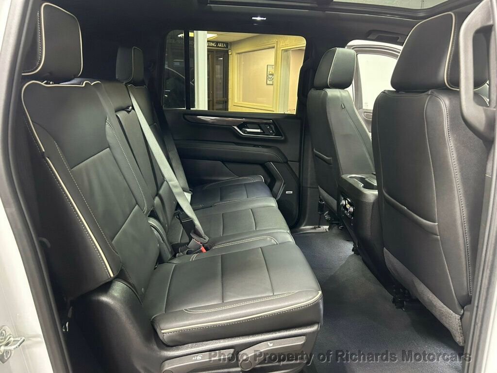 Used 2025 GMC Yukon XL Elevation AWD/4WD image 29