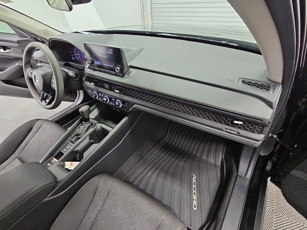 Used 2025 Honda Accord SE image 35