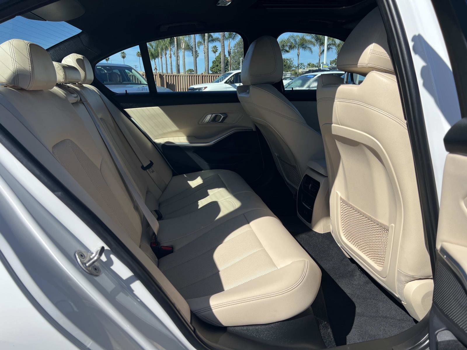 Used 2022 BMW 330e w/ Convenience Package image 32