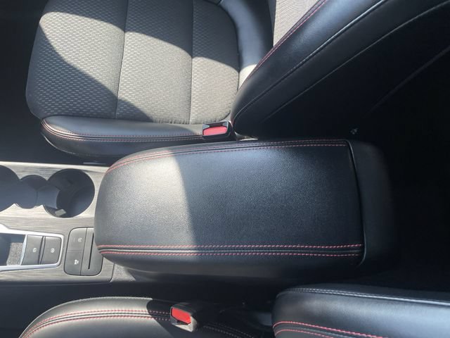 Used 2025 Ford Escape ST-Line Select AWD/4WD image 27