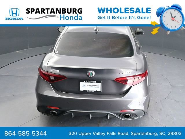 Used 2017 Alfa Romeo Giulia Ti w/ TI 19" Sport Package RWD image 29