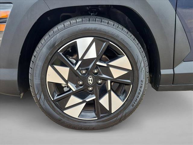 Used 2025 Hyundai Kona SEL FWD image 21