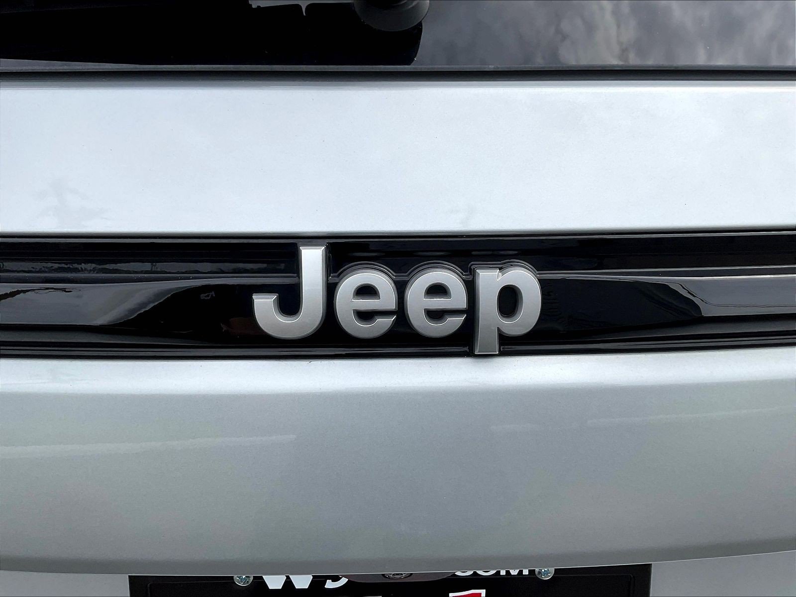 Used 2025 Jeep Grand Cherokee Limited AWD/4WD image 24