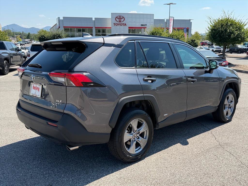 Certified 2025 Toyota RAV4 XLE AWD/4WD image 4