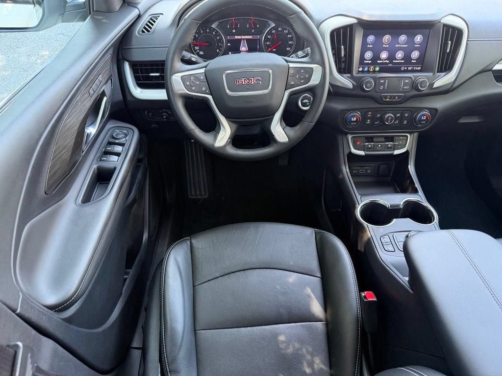 Used 2023 GMC Terrain SLT AWD/4WD image 10