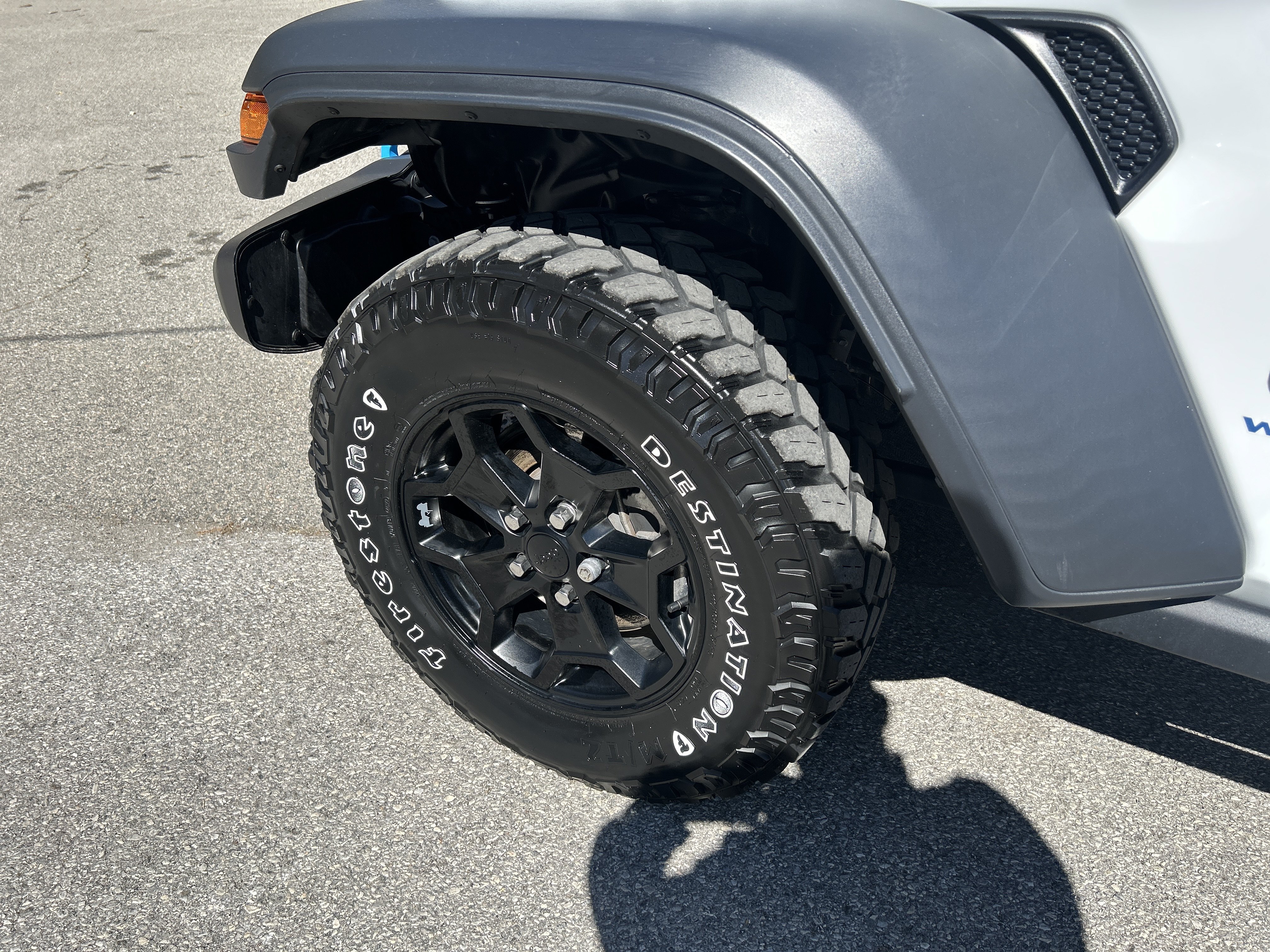 Used 2023 Jeep Wrangler Unlimited w/ Cold Weather Group AWD/4WD image 8