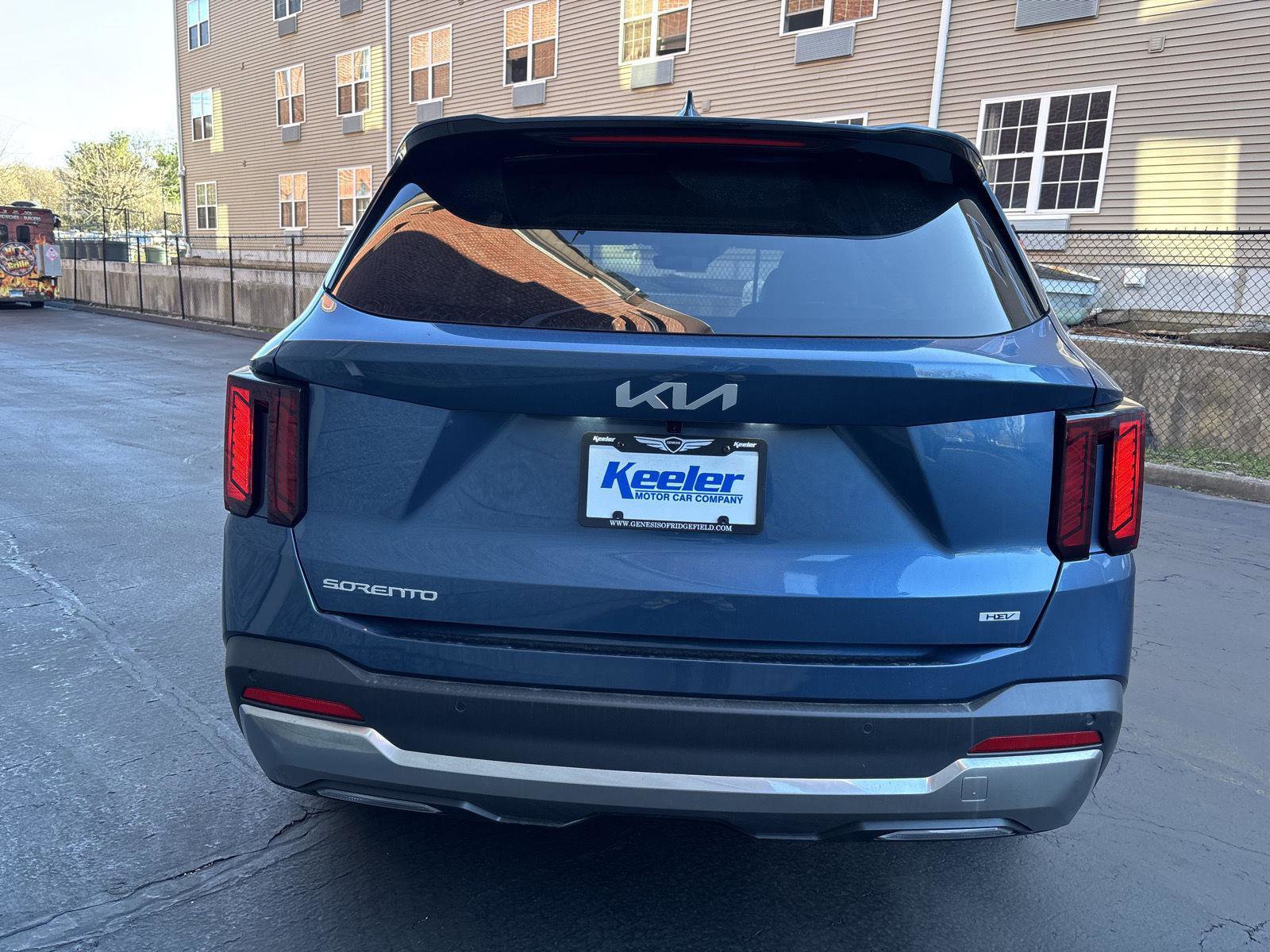 Used 2025 Kia Sorento EX image 4