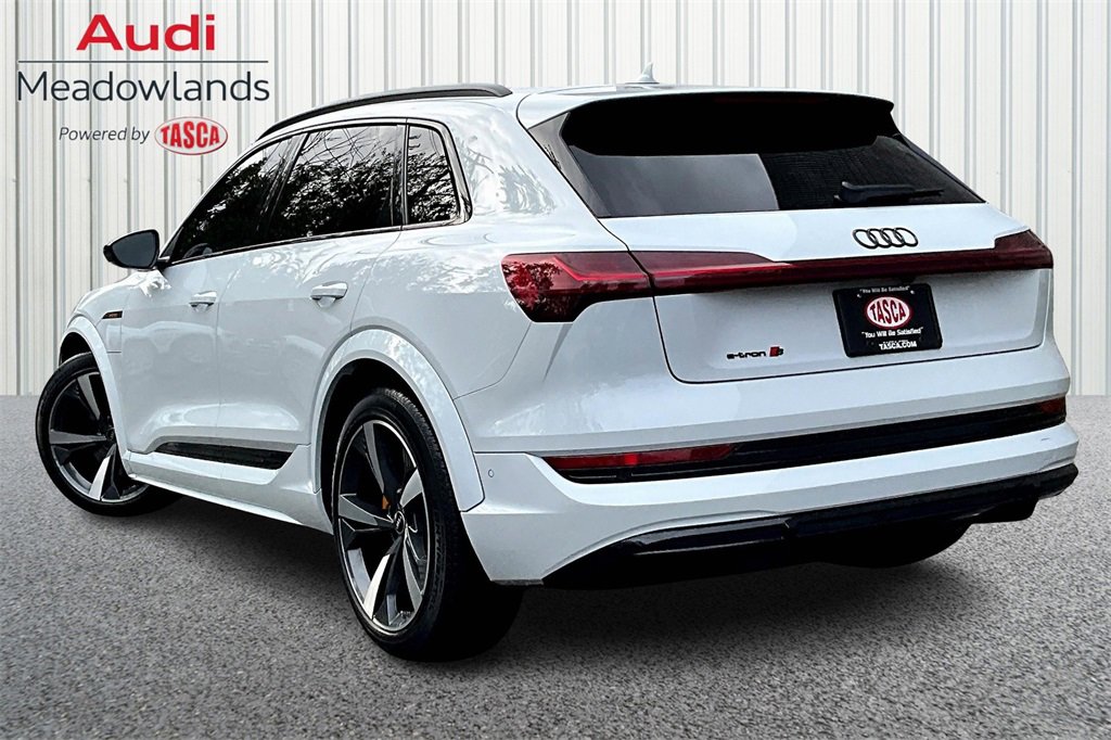 Used 2022 Audi e-tron S Premium Plus w/ 21" Black Optic Package image 4