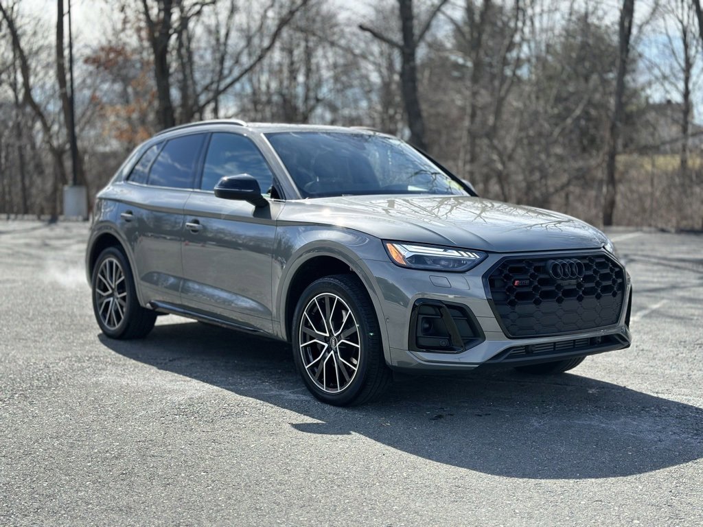 Used 2023 Audi SQ5 Prestige w/ Prestige Package image 9
