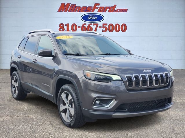 Used 2019 Jeep Cherokee Limited w/ Trailer Tow Group AWD/4WD image 2