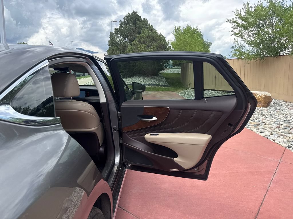 Used 2018 Lexus LS 500 AWD image 23