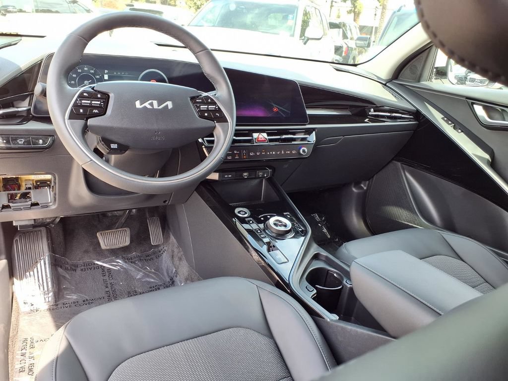 Certified 2024 Kia Niro Wind FWD image 11