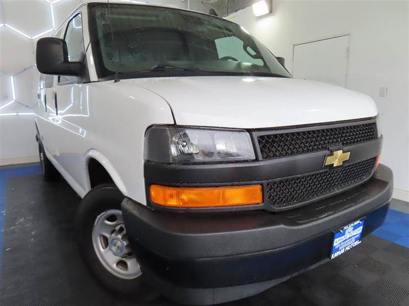 Used 2021 Chevrolet Express 2500 w/ Driver Convenience Package RWD image 3