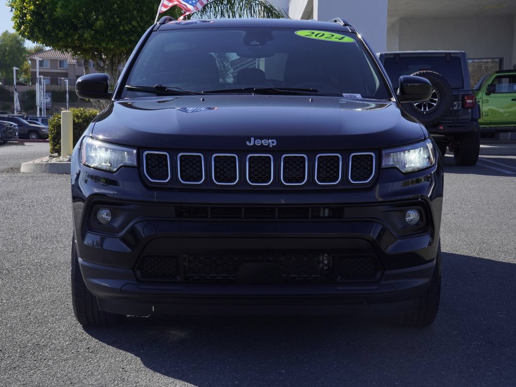 Certified 2024 Jeep Compass Latitude AWD/4WD image 9
