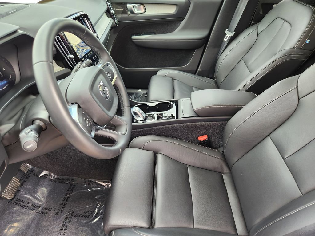 New 2025 Volvo XC40 B5 Plus w/ Protection Package Premier image 3