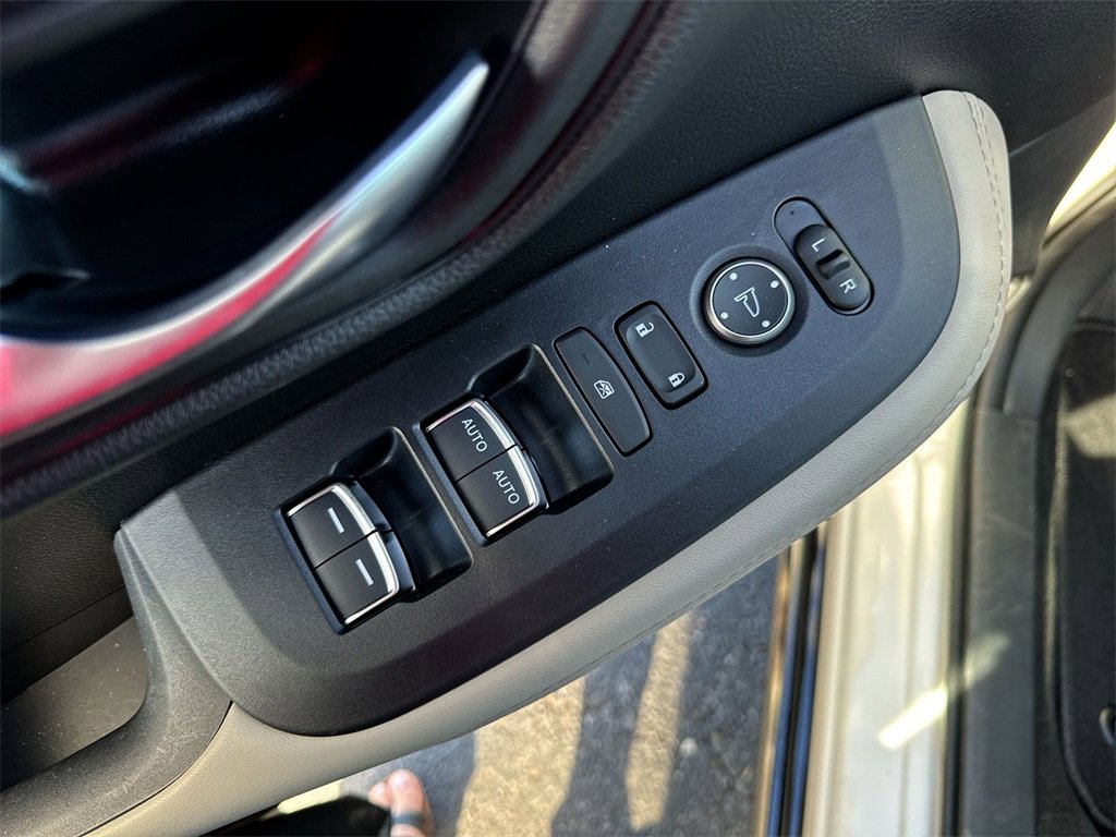 Used 2026 Honda HR-V EX-L image 13
