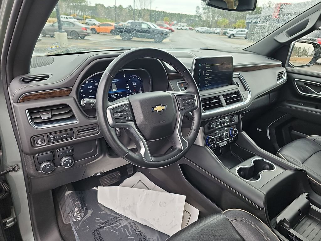 Used 2023 Chevrolet Suburban Premier image 21