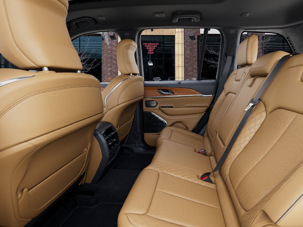 New 2027 Jeep Grand Cherokee Summit AWD/4WD image 23
