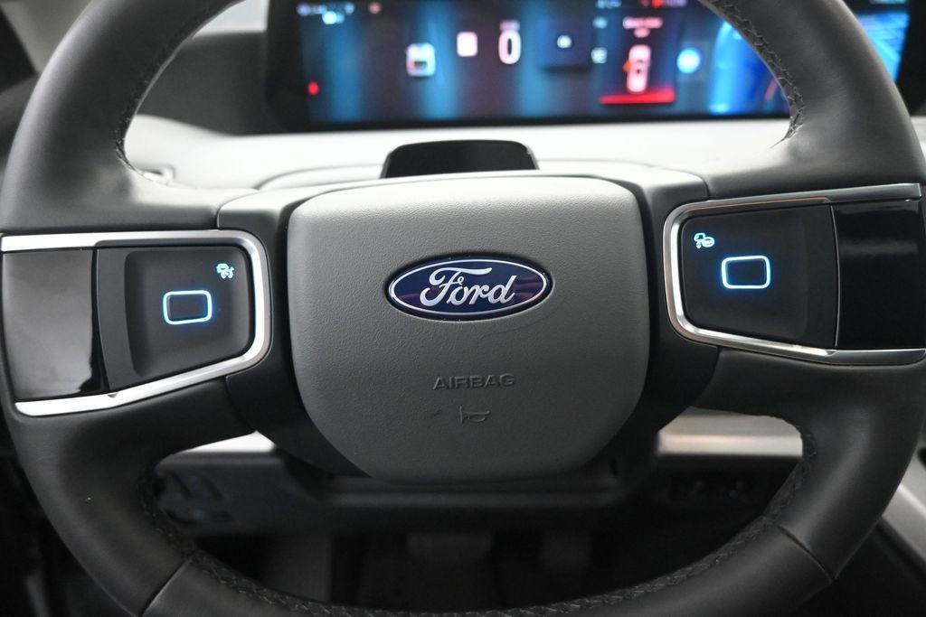 Used 2025 Ford Expedition Active AWD/4WD image 25