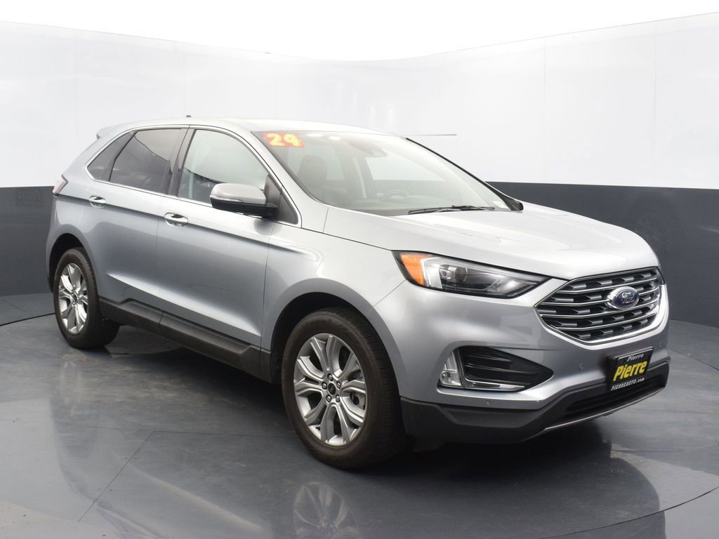 Used 2024 Ford Edge Titanium image 3