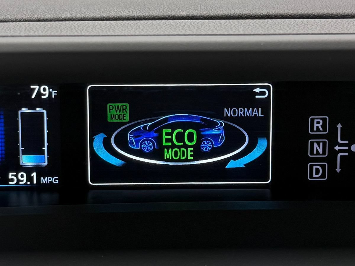 Used 2019 Toyota Prius Prime Advanced w/ Carpet Mat Package FWD image 19