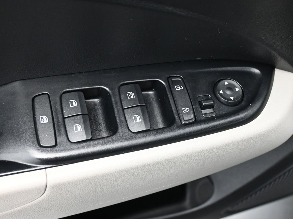 Used 2022 Hyundai Venue SEL image 10