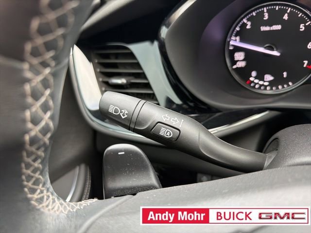 Used 2023 Buick Envision Avenir image 35