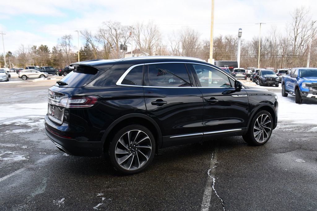 Used 2022 Lincoln Nautilus Reserve w/ Equipment Group 201A image 7