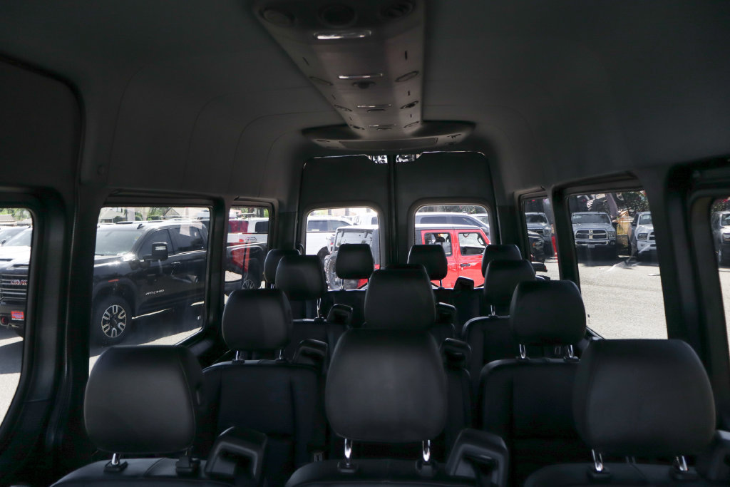 Used 2023 Mercedes-Benz Sprinter 2500 image 31